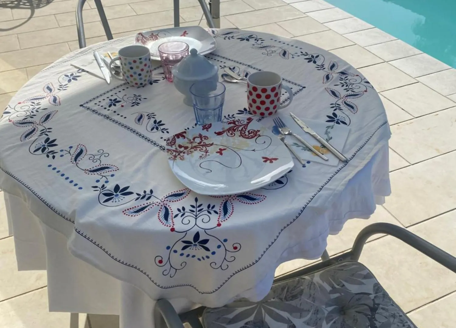 Privada Amplia Apartment Montequinto Homestay