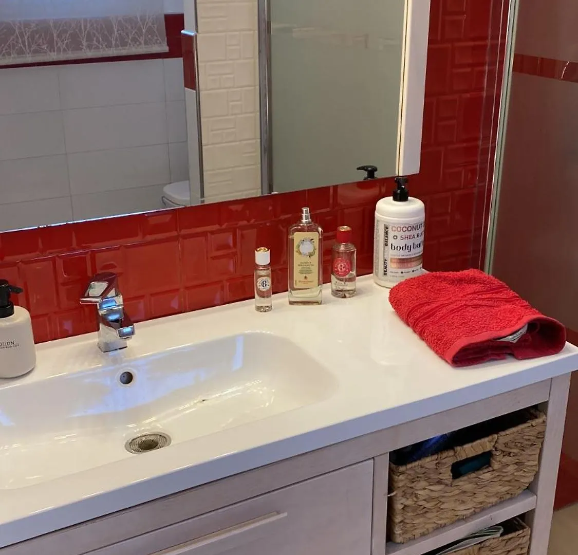 Homestay Privada Amplia Apartment Montequinto Spain